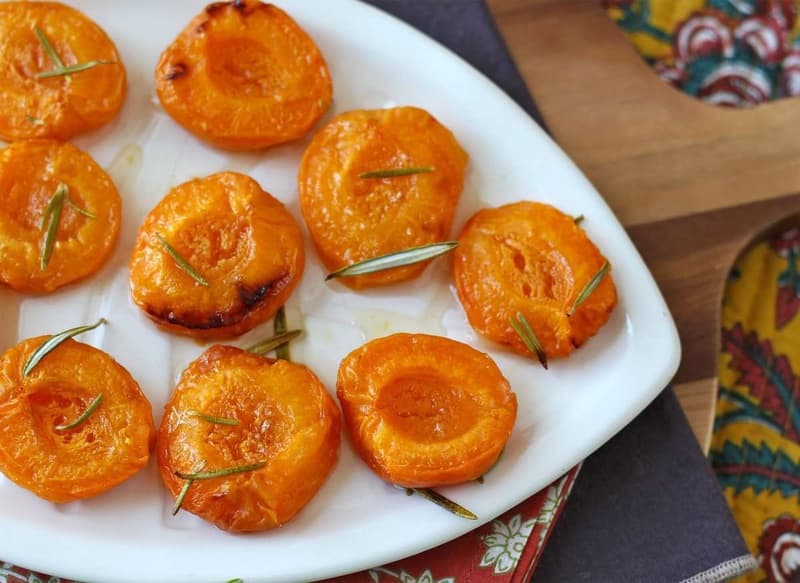 Caise coapte la friteuză cu aer cald