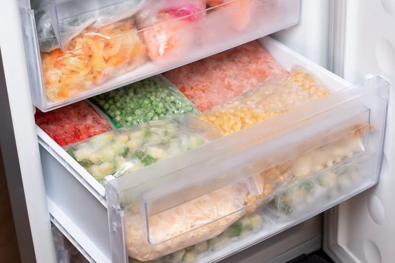 Cât timp putem păstra alimentele în congelator