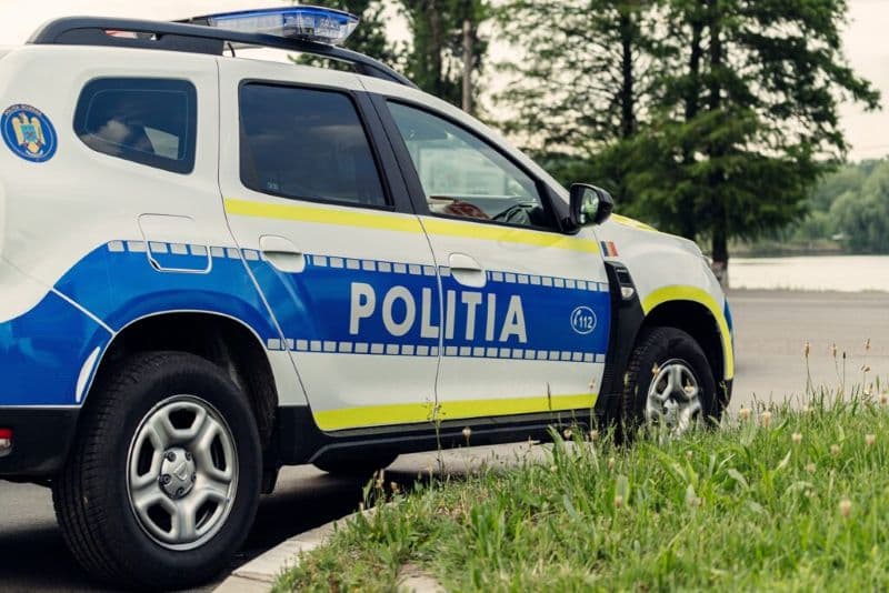 Dosar penal pentru un bărbat care a condus sub influența alcoolului. Acesta a produs un accident soldat cu avarii