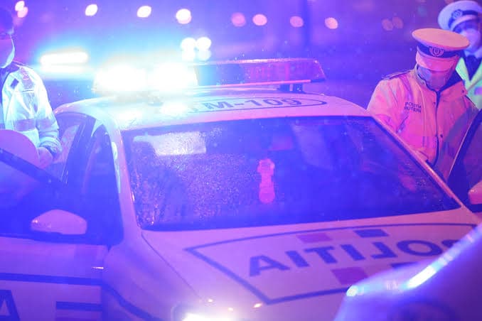 Șofer fără permis oprit cu foc de avertisment de către polițiști