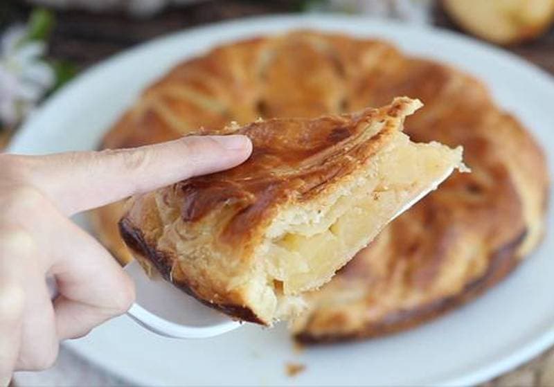 Plăcintă cu mere și scorțișoară