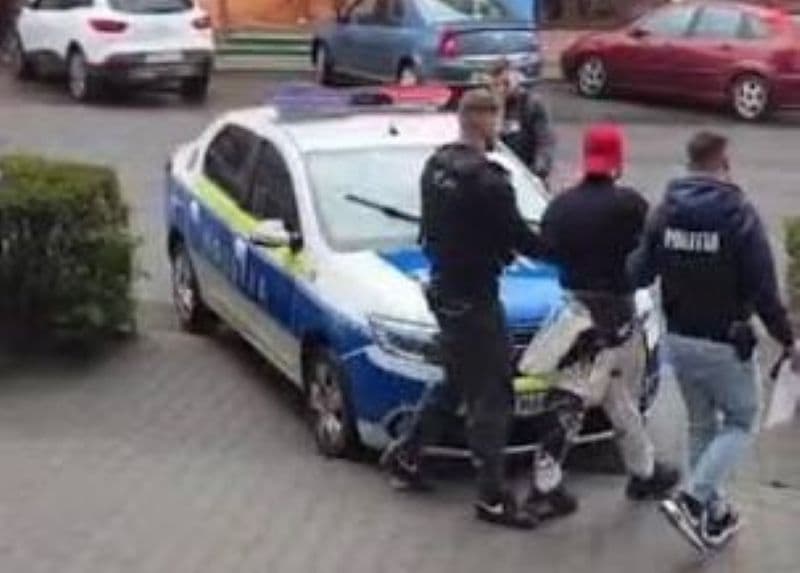 Tânăr reținut după ce a furat 12.000 de euro din casa unui dorohoian