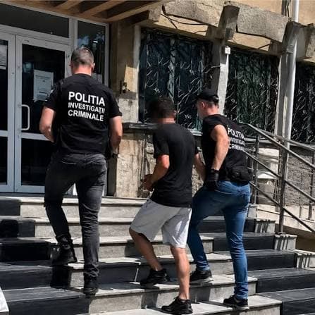 Tânăr arestat după ce ar fi agresat fizic un bărbat, de 51 de ani care a avut nevoie de îngrijiri medicale