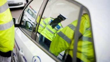 Șofer fără permis, scos din trafic de polițiști