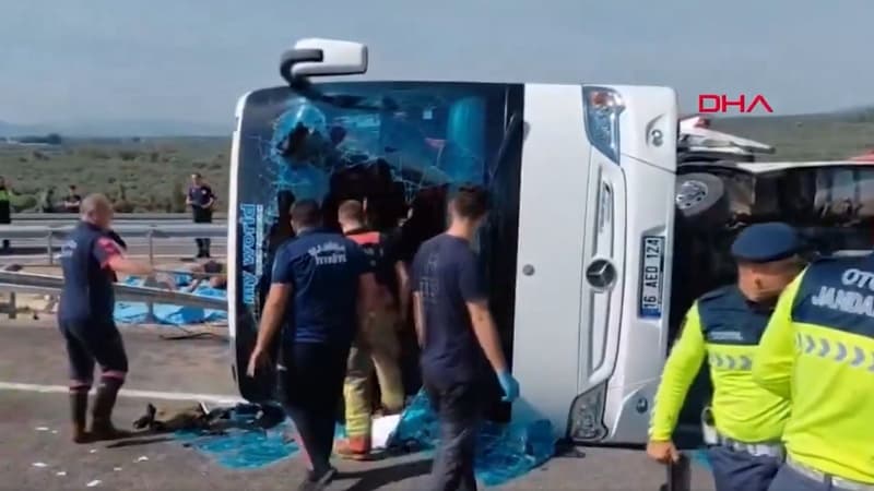Tragedie pe o autostradă din Turcia: 11 morți și 27 de răniți după ce un autocar s-a ciocnit cu un camion