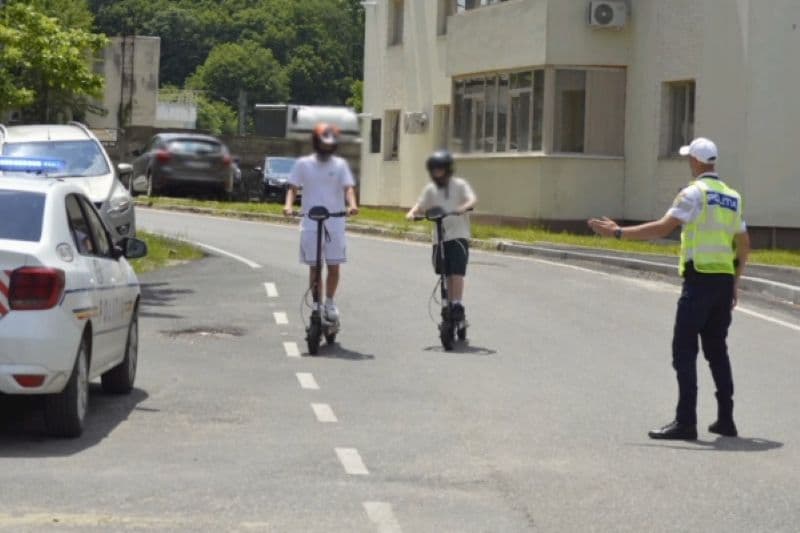 Utilizatorii de trotinete electrice, în atenția polițiștilor
