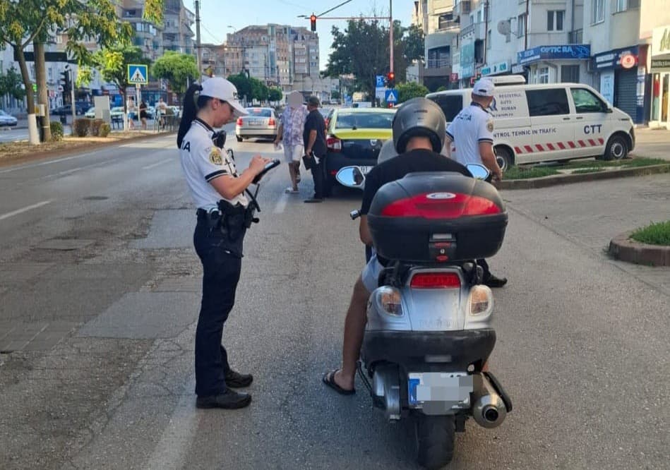 Acțiune a polițiștilor pentru prevenirea accidentelor în care sunt implicați motocicliștii sau utilizatorii de trotinete și biciclete  FOTO
