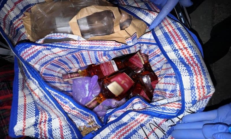 Contrabandă cu băuturi, oprită la Stânca2