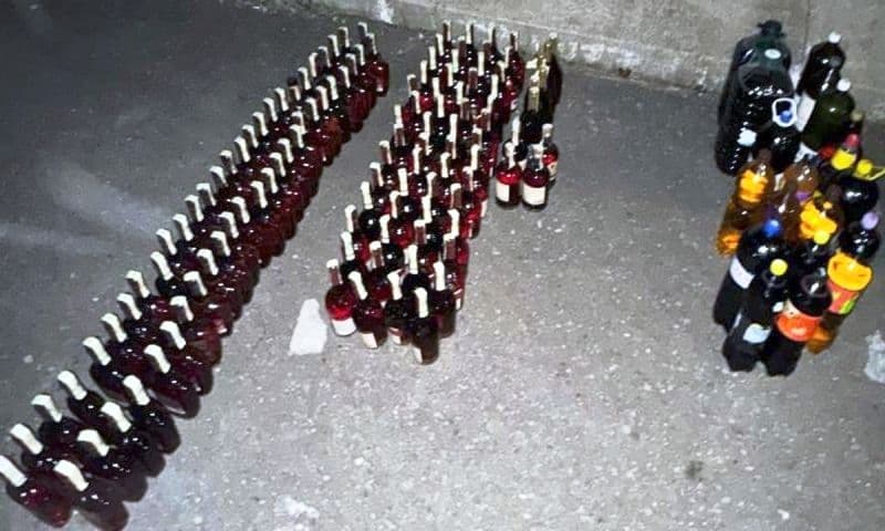 Contrabandă cu băuturi, oprită la Stânca3