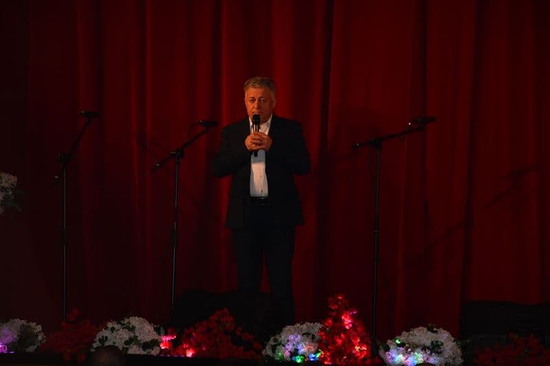 Flori pentru mama 2026_modern_001