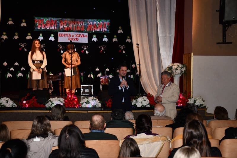 Flori epntru mama 2026_folclor_004