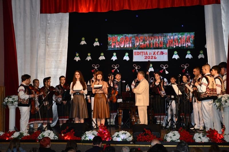 Flori epntru mama 2026_folclor_013