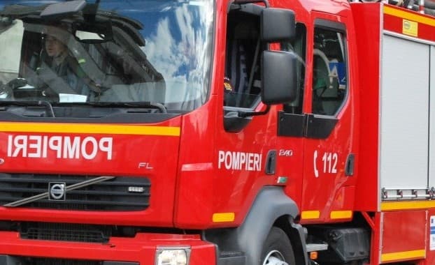 O țigară aprinsă a provocat un incendiu într-un apartament din Botoșani