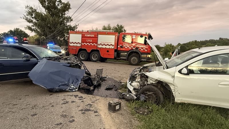 Accident la Pădureni. Un bărbat a ajuns la spital după impactul dintre două mașini
