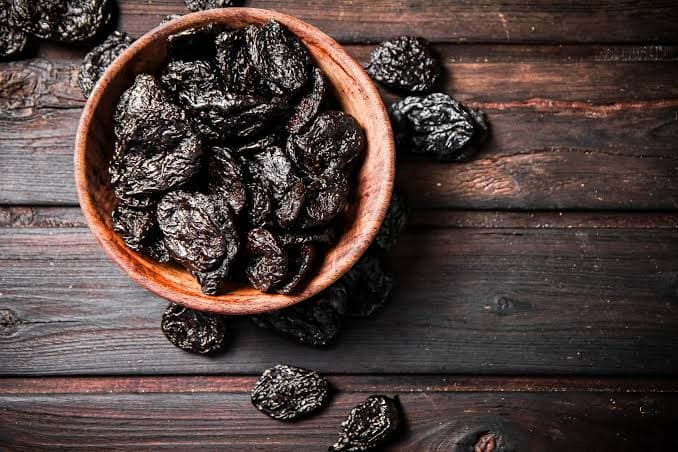Beneficiile consumului de prune uscate