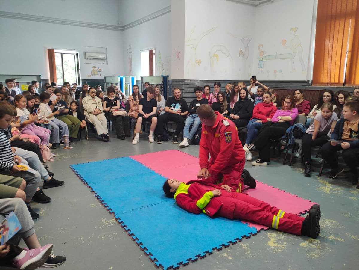 Lecție de viață la Botoșani: peste 150 de participanți au învățat tehnici de prim ajutor
