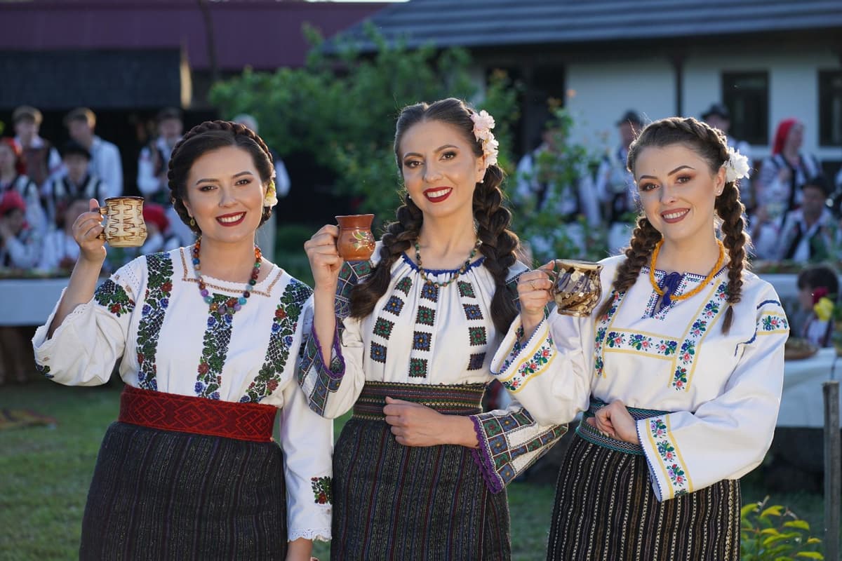 Fetele din Botoșani - 9 ani de cântec, emoție și recunoștință – un dar muzical aniversar pentru public