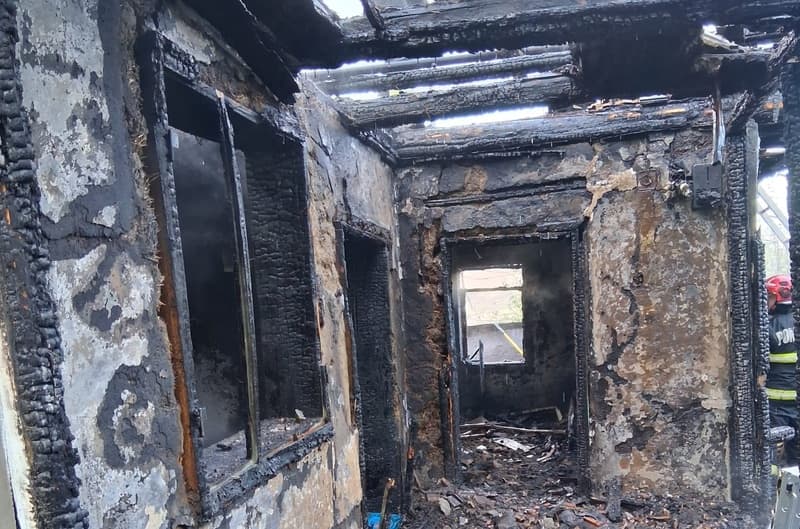Bărbat din Todireni rămas fără un acoperiș deasupra capului după un incendiu puternic