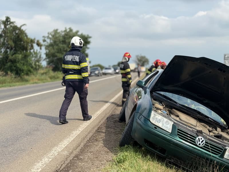 Accident pe drumul Botoșani – Dorohoi. Un bărbat a ajuns la spital după coliziunea dintre două mașini