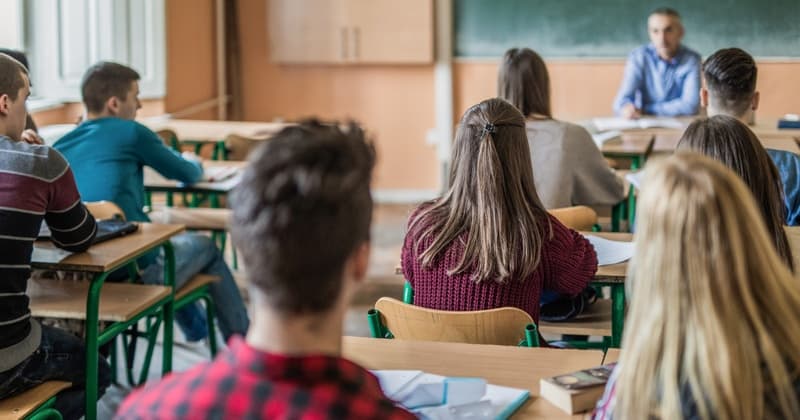 AJPIS Botoșani: Alocația de stat se acordă în continuare tinerilor care au împlinit 18 ani și urmează cursurile liceale sau profesionale în anul școlar 2026-2027