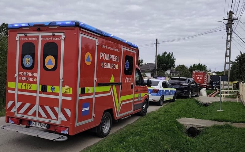 Femeie de 65 de ani salvată de pompieri dintr-o fântână adâncă de aproximativ șase metri