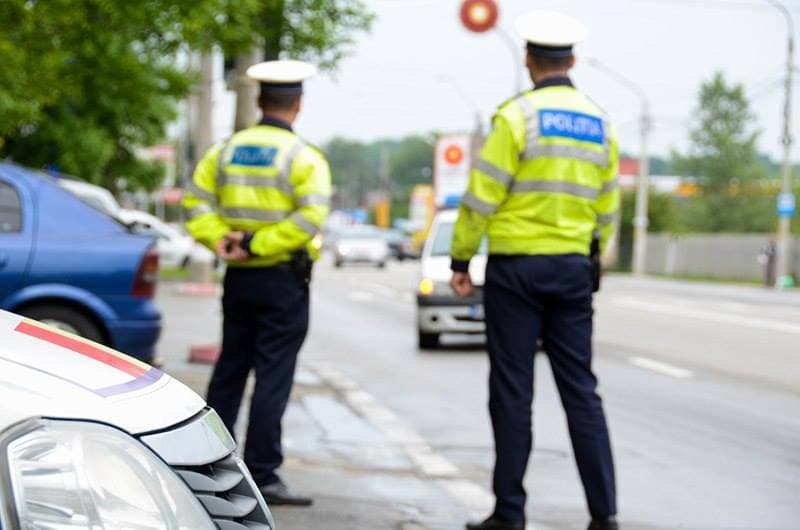 7 pietoni și 4 bicicliști sancționați în urma unei acțiuni pentru prevenirea accidentelor rutiere la Dorohoi