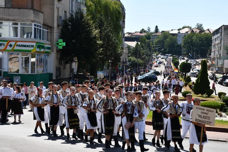 Parada portului popular, Festivalul „Mugurelul” 2026, tradiția prinde viață, stiri