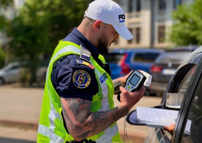 Intervenții ale polițiștilor în weekendul care a trecut. Peste 50 de permise reținute de polițiști