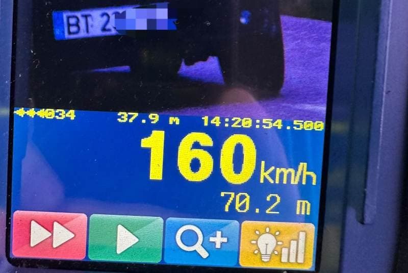 Şofer vitezoman sancţionat de polițiști. A fost depistat când circula cu 160 km/h în Darabani