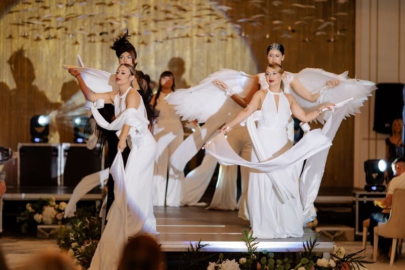 Două surori, o singură poveste: Andreea Fetcu și Iulia Sidoriac au impresionat la Suceava Beauty Festival