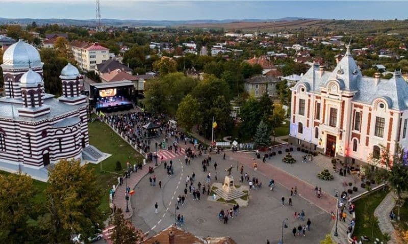 „Dorohoiul, în Sărbătoare!” – trei zile dedicate tradițiilor, culturii și comunității Trei tradiții. Un singur eveniment. O singură sărbătoare!