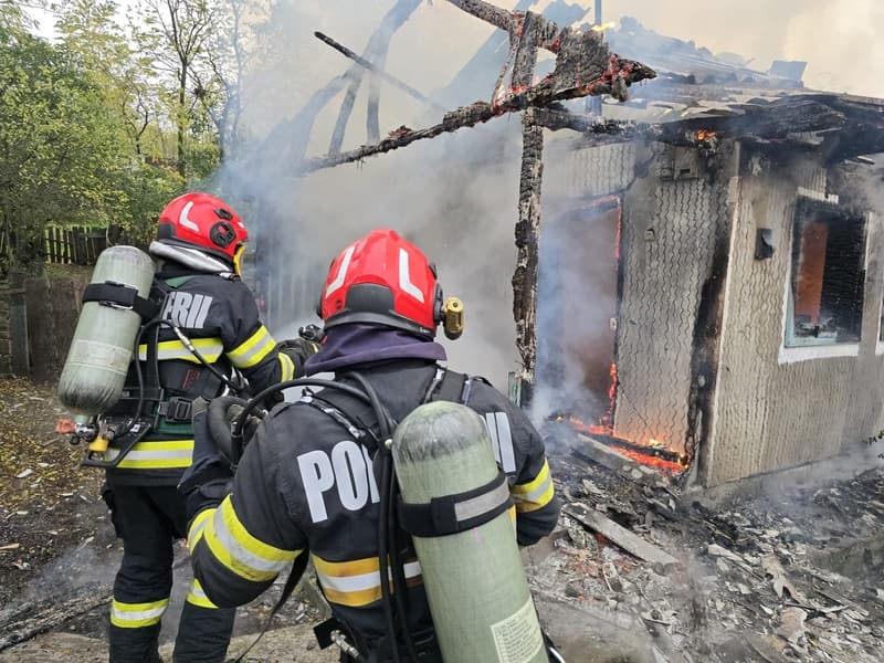 Incendiu la o casă din Ibăneasa, provocat de o sobă defectă