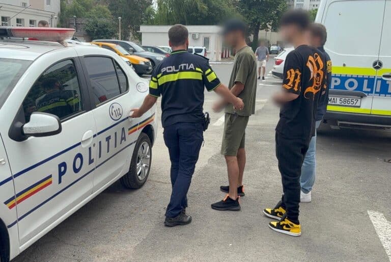 Doi tineri din Dorohoi reținuți pentru evadare, tâlhărie și conducerea unui vehicul fără permis de conducere