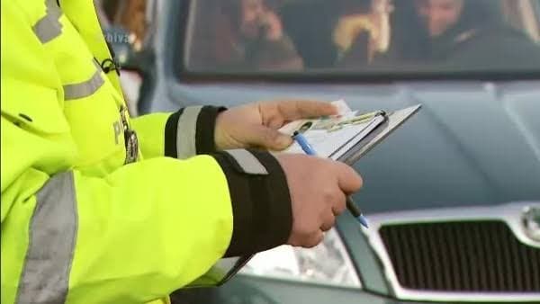 Probleme mari pentru un șofer de 22 de ani, după ce a fost oprit de polițiști la Ibănești