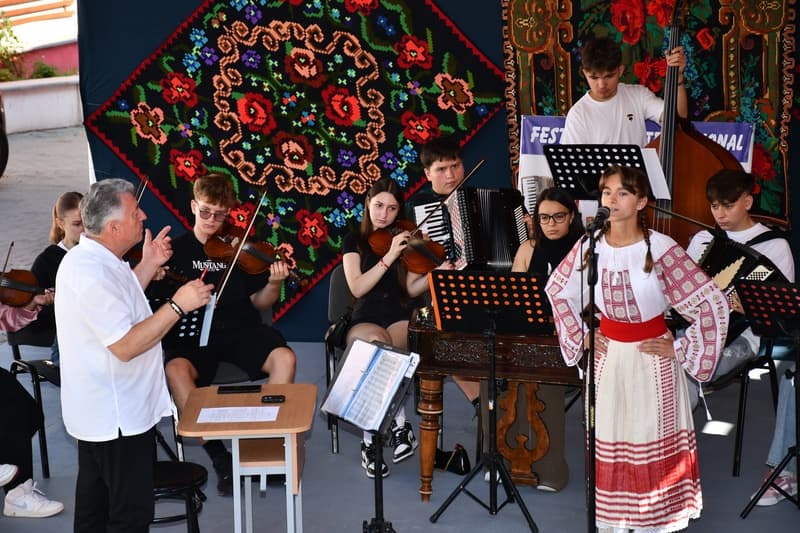 Repetițiile pentru Festivalul Internațional „Mugurelul” 2026 sunt în plină desfășurare