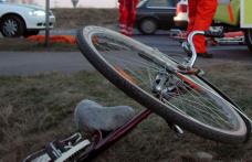 Biciclist accidentat după ce a intrat pe un drum prioritar fără să se asigure