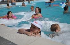 Distracție maximă la piscina semi-olimpică din Dorohoi: Spumă, muzică bună și soare puternic – VIDEO/FOTO