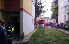  Explozie într-un bloc din Botoșani. Doi polițiști care negociau cu proprietarul au fost răniți