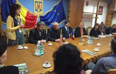  Matematicieni din trei ţări reuniţi la Prefectură! -  FOTO