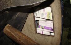 Aproximativ 14.000 de ţigări de contrabandă ascunse într-un loc special amenajat în spatele unui autoturism - FOTO