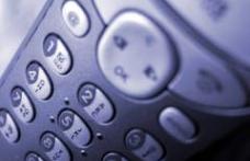 Înşelată cu 1.800 de lei, printr-un sms în care era anunţată că a câştigat un premiu