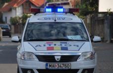 Un şofer mort de beat a intrat cu mașina în poarta unei case