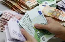 100.000 de euro descoperiţi de un tânăr, plutind pe Dunăre. Veste fabuloasă pentru norocos!