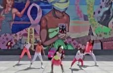 O fetiță în vârstă de patru ani este protagonista celui mai vizionat videoclip pe YouTube din 2015