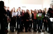 Colindătorii au adus vestea Naşterii Domnului prin colinde şi la Spitalul Municipal Dorohoi! - FOTO