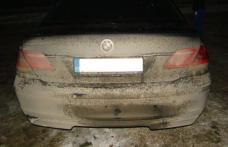 Ţigări de contrabandă ascunse în roata de rezervă şi sub podelele portbagajelor unor autovehicule - FOTO