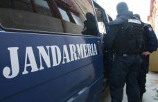Şmecheria costă! „S-a înarmat” cu o bărdiţă şi ameninţa trecătorii, iar acum riscă să plătească cu închisoarea
