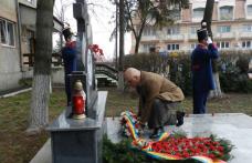 Raed Arafat a depus flori la monumentul eroilor pompieri din Botoșani - FOTO
