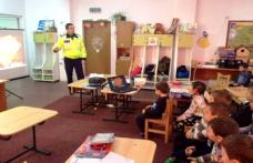 Poliţiştii botoşăneni alături de copii, în „Școala siguranţei TEDI”