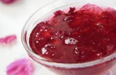 Cum prepari cea mai bună dulceață de trandafiri